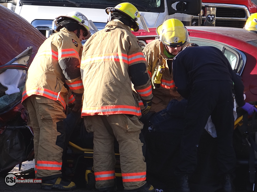 Dec 9, 2015 crash 2 Ave & 5 St SE Jametown.  CSi Photos